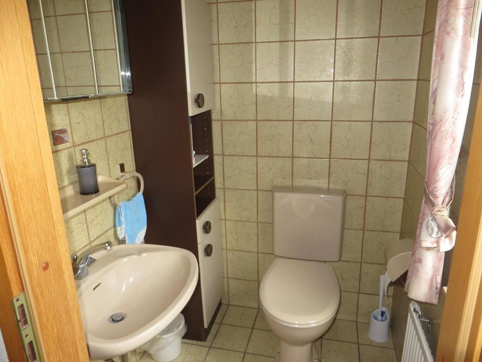 Entire House, Quiet City Location, Garden, Parking Билефелд Екстериор снимка