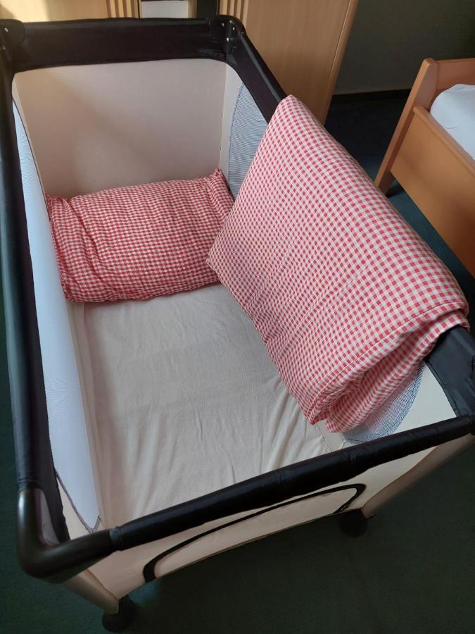 Entire House, Quiet City Location, Garden, Parking Билефелд Екстериор снимка